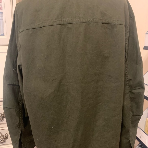 Divided by H& M army green jacket size 8. Gorgeous with unique decals - Picture 6 of 8